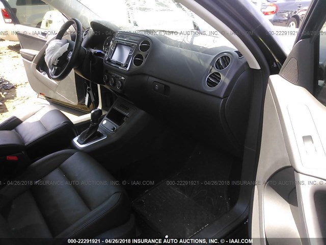 WVGTV7AX8HK012962 - 2017 VOLKSWAGEN TIGUAN SPORT 黑色 照片 5