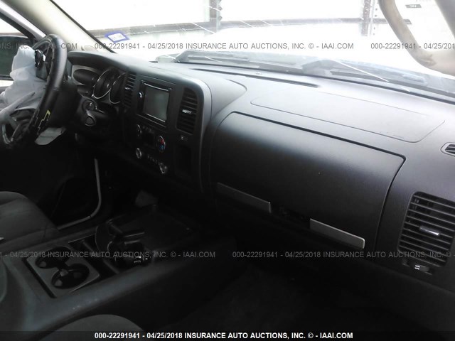 1GTEC19018Z169098 - 2008 GMC SIERRA C1500 WHITE photo 5