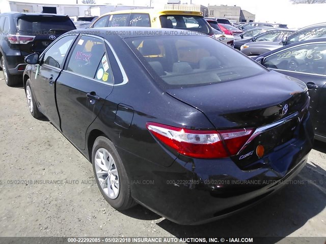 4T4BF1FK4FR477345 - 2015 TOYOTA CAMRY LE/XLE/SE/XSE შავი ფოტო 3