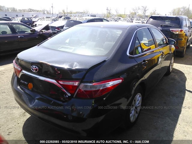 4T4BF1FK4FR477345 - 2015 TOYOTA CAMRY LE/XLE/SE/XSE შავი ფოტო 4