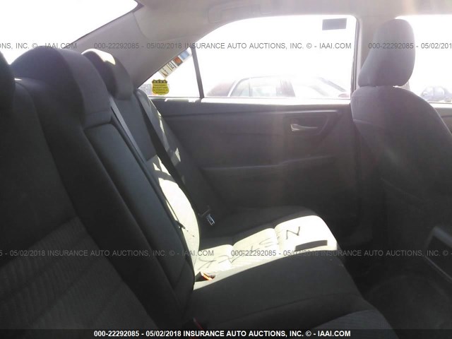 4T4BF1FK4FR477345 - 2015 TOYOTA CAMRY LE/XLE/SE/XSE შავი ფოტო 8