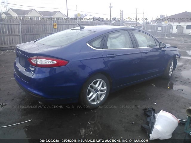 1FA6P0H73F5127303 - 2015 FORD FUSION SE BLUE photo 4