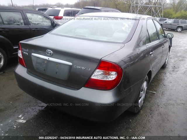 4T1BE32K04U928640 - 2004 TOYOTA CAMRY LE/XLE/SE ნაცრისფერი ფოტო 4