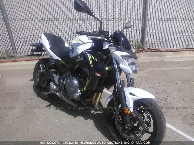 JKAEREG1XHDA01567 - 2017 KAWASAKI ER650 G WHITE photo 1