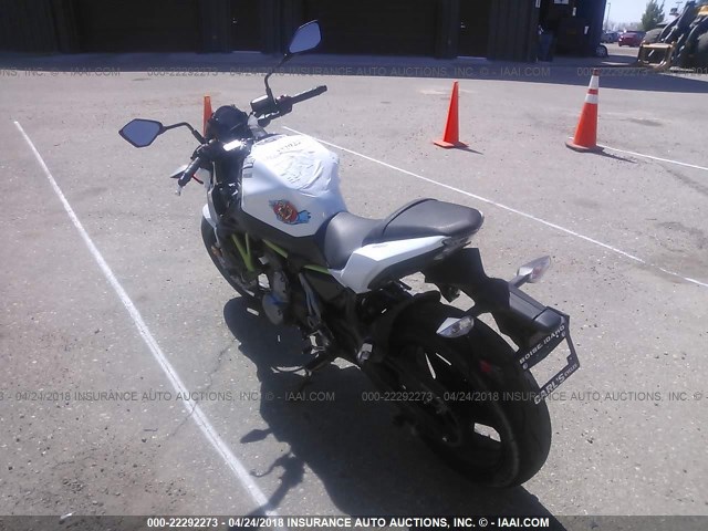 JKAEREG1XHDA01567 - 2017 KAWASAKI ER650 G WHITE photo 3