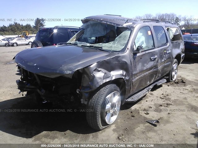 1GNSKKE33BR130863 - 2011 CHEVROLET SUBURBAN K1500 LTZ BROWN photo 2