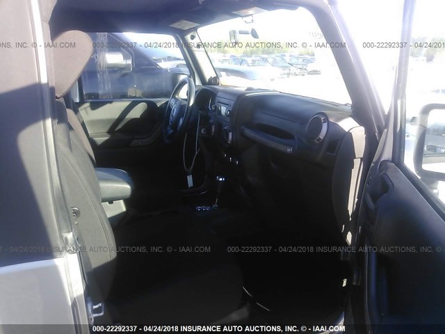 1C4AJWAG1EL127829 - 2014 JEEP WRANGLER SPORT GRAY photo 5