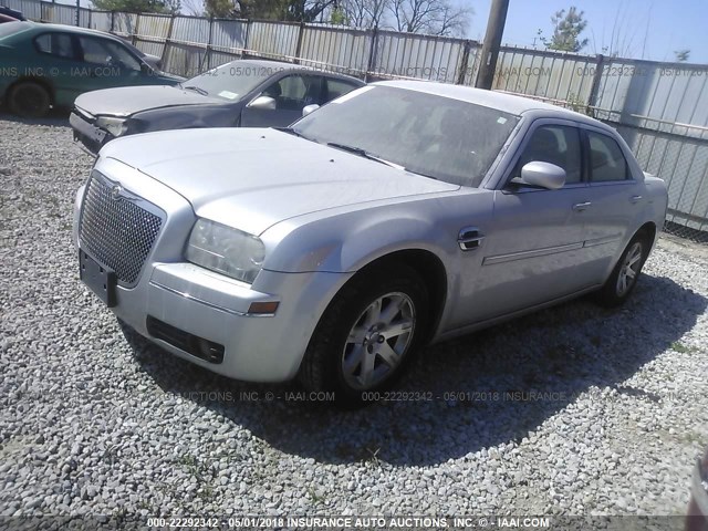 2C3KA53G06H414058 - 2006 CHRYSLER 300 TOURING SILVER photo 2