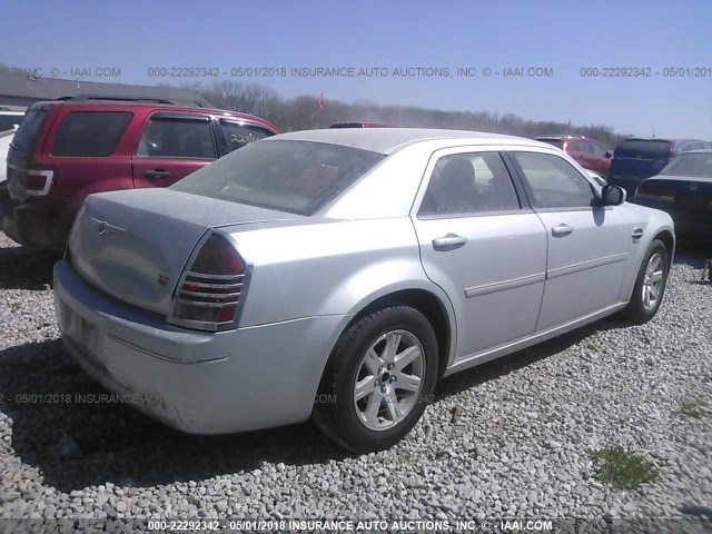 2C3KA53G06H414058 - 2006 CHRYSLER 300 TOURING SILVER photo 4