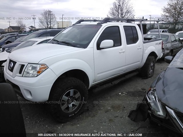 1N6AD0EV7BC452149 - 2011 NISSAN FRONTIER S/SV/SL/PRO-4X WHITE photo 2