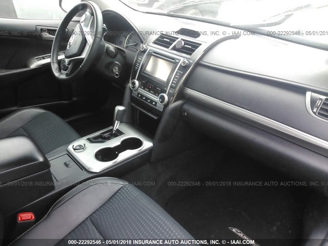 4T1BF1FK8CU192928 - 2012 TOYOTA CAMRY SE/LE/XLE 黑色 照片 5