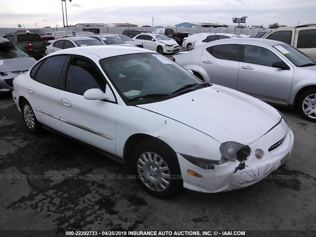 1FAFP52U5WA267596 - 1998 FORD TAURUS LX/SE WHITE photo 1