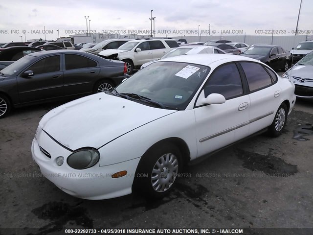 1FAFP52U5WA267596 - 1998 FORD TAURUS LX/SE WHITE photo 2