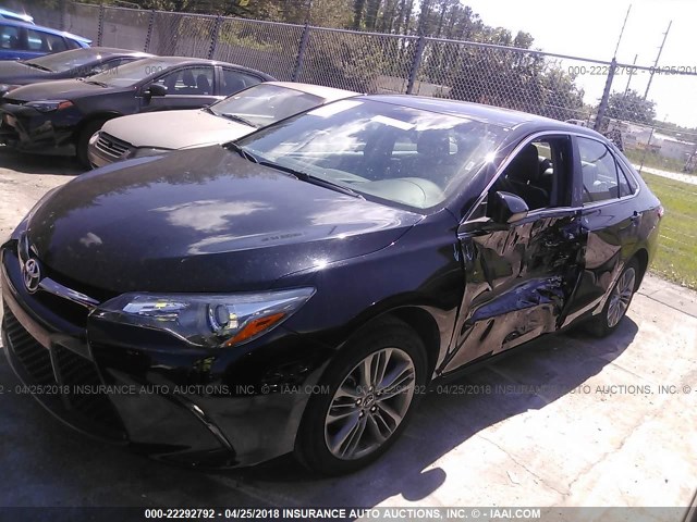 4T1BF1FKXHU417180 - 2017 TOYOTA CAMRY LE/XLE/SE/XSE BLACK photo 6