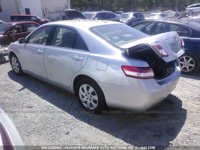 4T1BF3EKXAU052647 - 2010 TOYOTA CAMRY SE/LE/XLE ვერცხლისფერი ფოტო 3