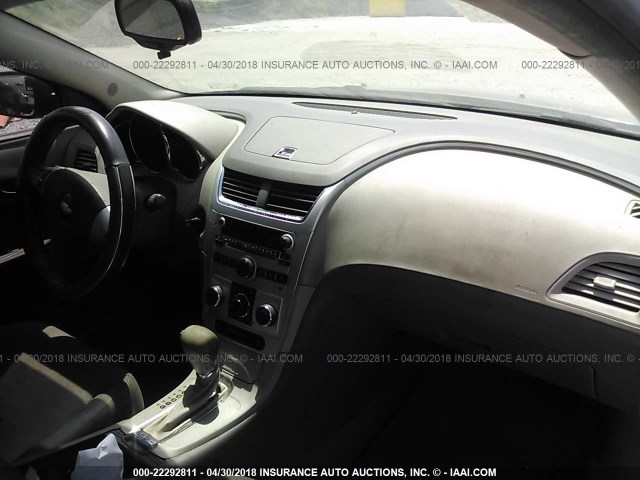 1G1ZB5EB5A4107346 - 2010 CHEVROLET MALIBU LS 灰色 照片 5