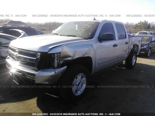 3GCPKSE35BG187712 - 2011 CHEVROLET SILVERADO K1500 LT SILVER photo 2