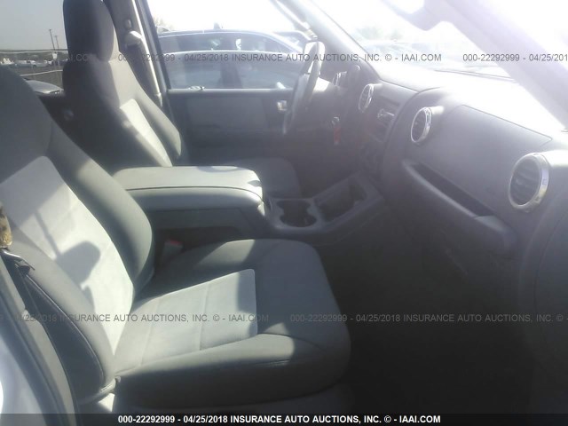 1FMFU16L63LB65605 - 2003 FORD EXPEDITION XLT 白色 照片 5