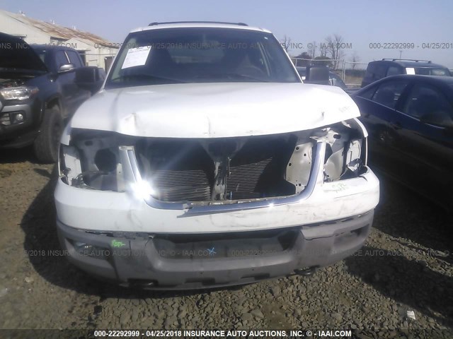 1FMFU16L63LB65605 - 2003 FORD EXPEDITION XLT WHITE photo 6
