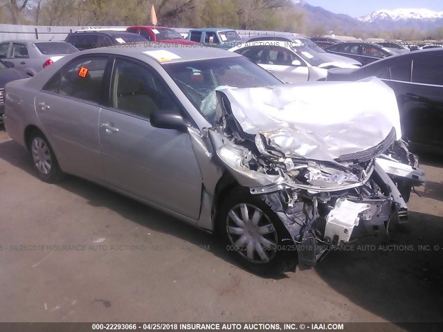 JTDBE32K630158776 - 2003 TOYOTA CAMRY LE/XLE Gümüş fotoğraf 1