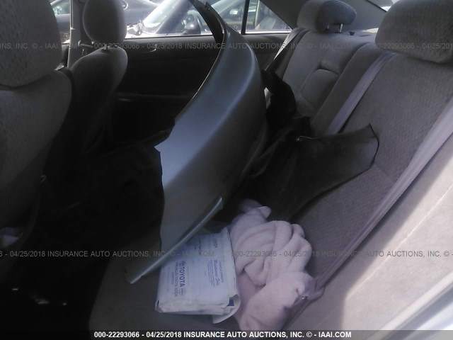 JTDBE32K630158776 - 2003 TOYOTA CAMRY LE/XLE Gümüş fotoğraf 8