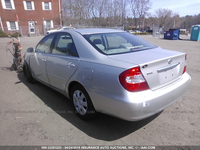 4T1BE32K54U860903 - 2004 TOYOTA CAMRY LE/XLE/SE ვერცხლისფერი ფოტო 3