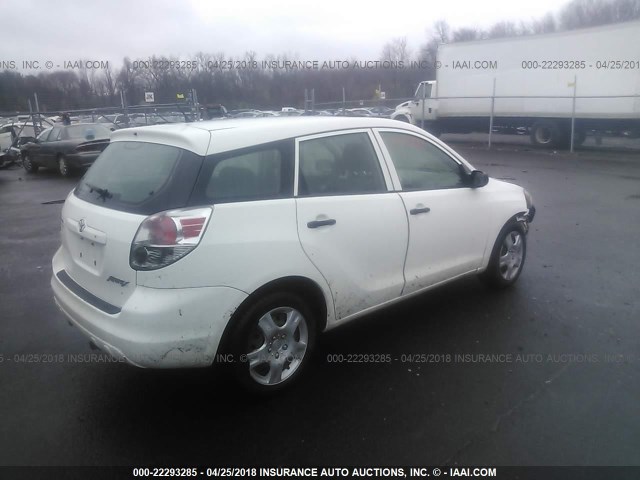 2T1KR32E77C652509 - 2007 TOYOTA COROLLA MATRIX XR WHITE photo 4