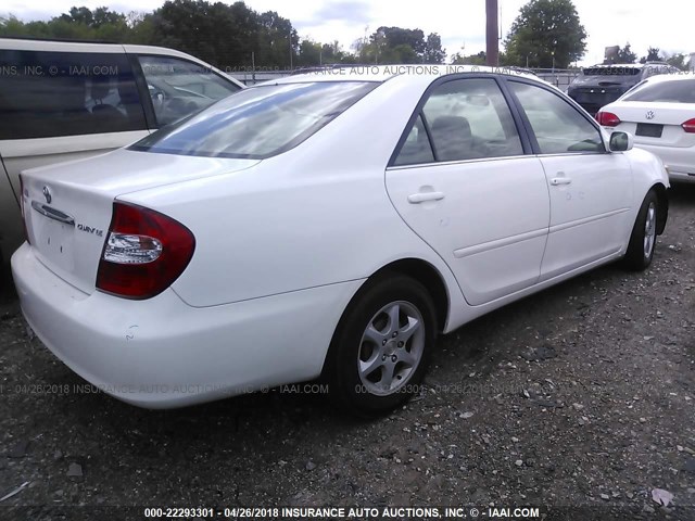 4T1BE32K24U338746 - 2004 TOYOTA CAMRY LE/XLE/SE თეთრი ფოტო 4