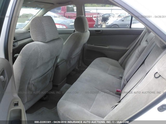 4T1BE32K24U338746 - 2004 TOYOTA CAMRY LE/XLE/SE თეთრი ფოტო 8