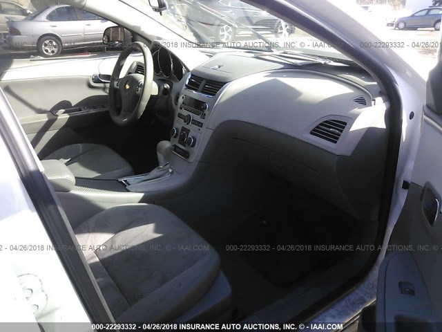 1G1ZB5E0XCF282908 - 2012 CHEVROLET MALIBU LS 白色 照片 5