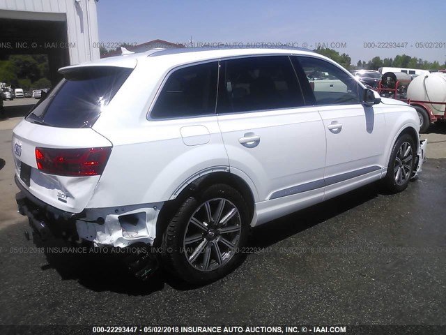 WA1VAAF76HD036433 - 2017 AUDI Q7 PRESTIGE WHITE photo 4