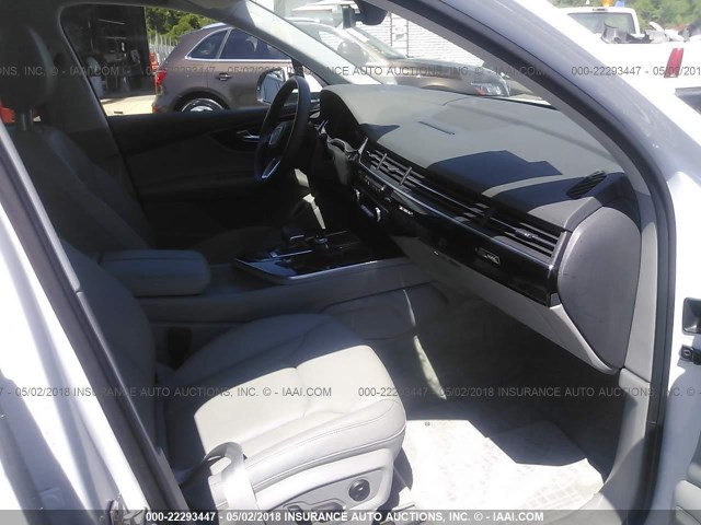 WA1VAAF76HD036433 - 2017 AUDI Q7 PRESTIGE WHITE photo 5