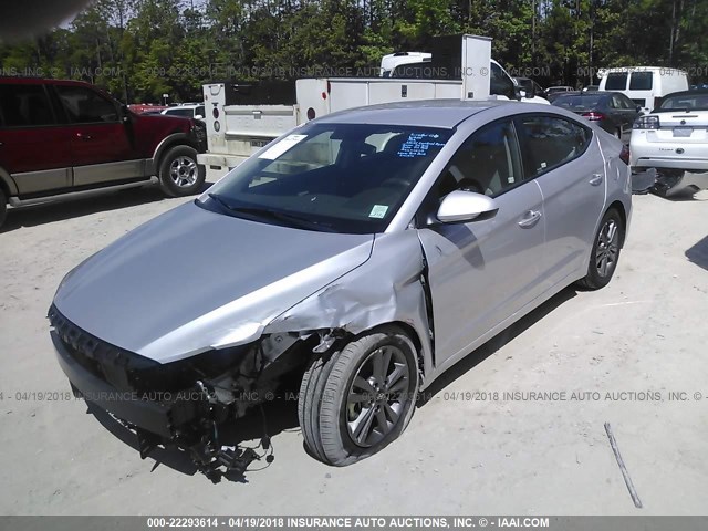 5NPD84LF6JH231068 - 2018 HYUNDAI ELANTRA SEL/VALUE/LIMITED SILVER photo 2