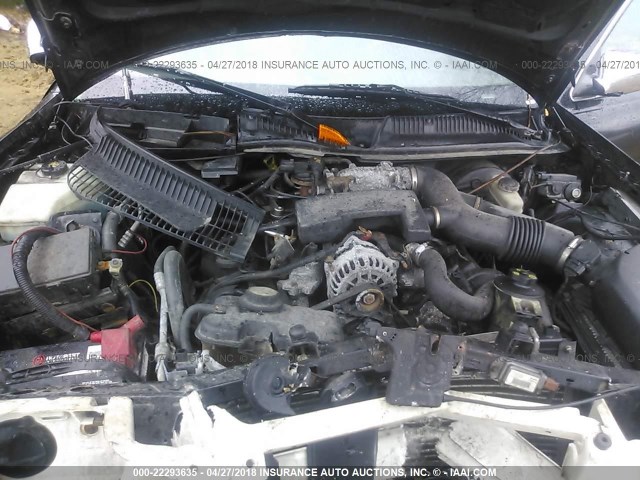 1LNHM84WX3Y600465 - 2003 LINCOLN TOWN CAR EXECUTIVE L BLACK photo 10