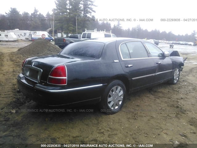 1LNHM84WX3Y600465 - 2003 LINCOLN TOWN CAR EXECUTIVE L BLACK photo 4