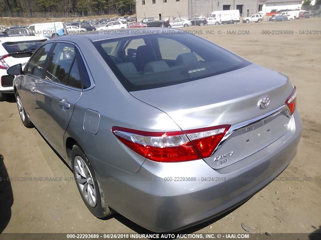 4T4BF1FK4GR528280 - 2016 TOYOTA CAMRY LE/XLE/SE/XSE SILVER photo 3