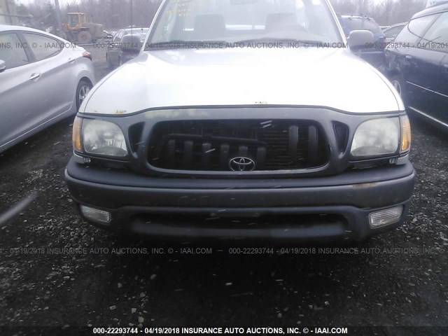 5TENL42N42Z066812 - 2002 TOYOTA TACOMA SILVER photo 6