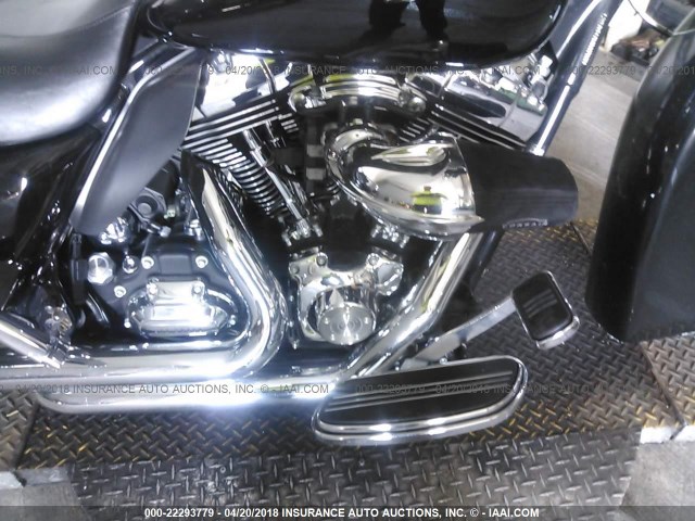 1HD1KB41XAB667062 - 2010 HARLEY-DAVIDSON FLHX BLACK photo 8