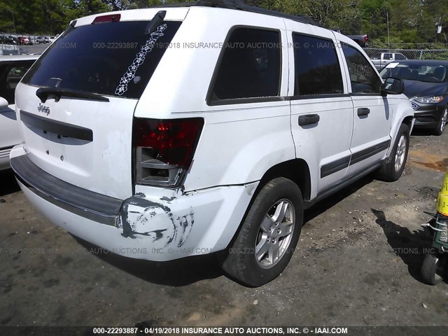 1J4GS48K15C682988 - 2005 JEEP GRAND CHEROKEE LAREDO/COLUMBIA/FREEDOM WHITE photo 4