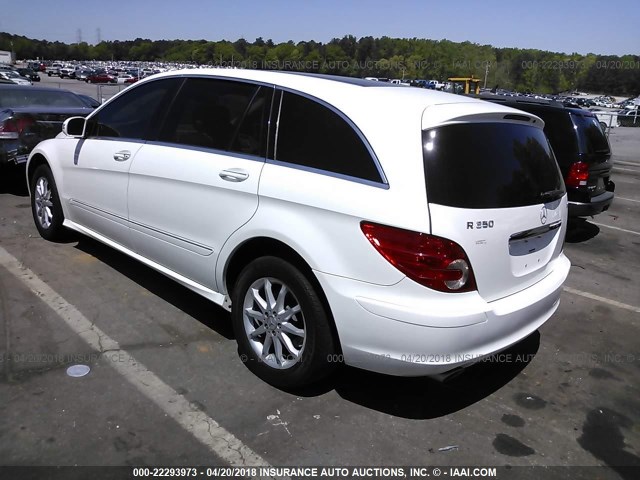 4JGCB65E47A038295 - 2007 MERCEDES-BENZ R 350 WHITE photo 3