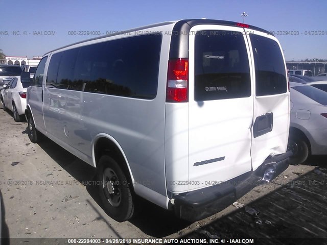 1GAZGPFG1H1279327 - 2017 CHEVROLET EXPRESS G3500 LT WHITE photo 3