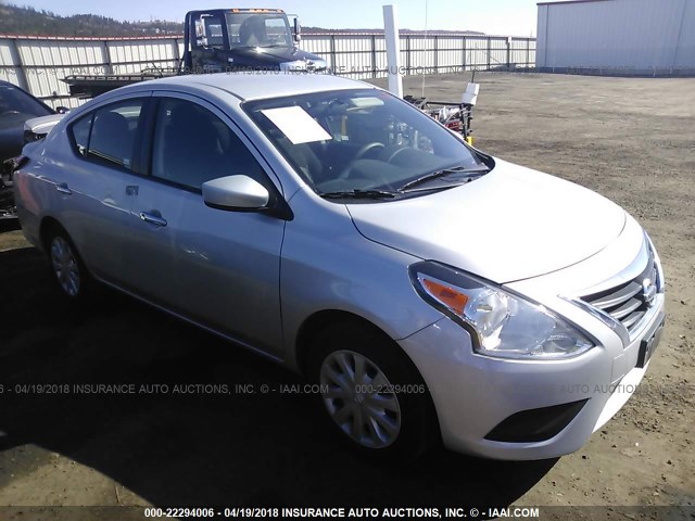 3N1CN7AP3JL806747 - 2018 NISSAN VERSA S/S PLUS/SV/SL SILVER photo 1