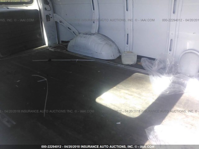 1GCWGFBA3B1177167 - 2011 CHEVROLET EXPRESS G2500  WHITE photo 8