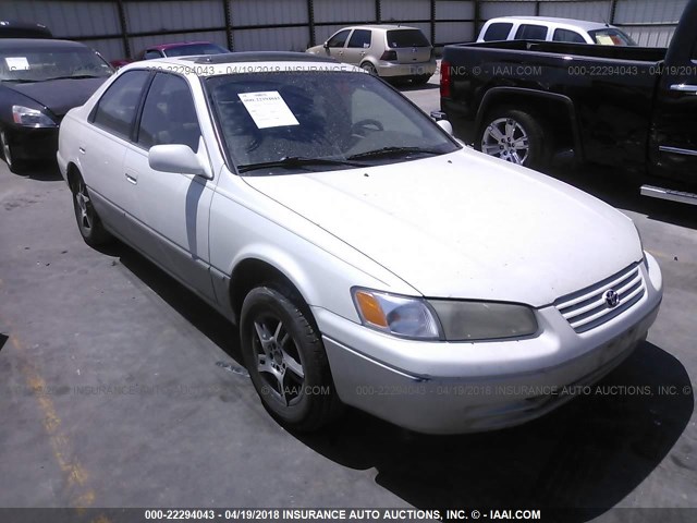 JT2BG28K2X0349797 - 1999 TOYOTA CAMRY LE/XLE WHITE photo 1