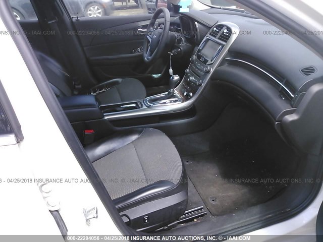 1G11D5RR4DF116501 - 2013 CHEVROLET MALIBU 1LT 白色 照片 5