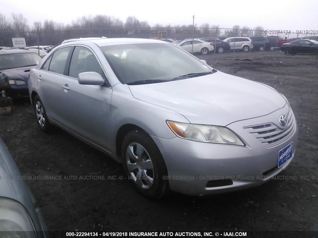4T1BE46K49U372906 - 2009 TOYOTA CAMRY SE/LE/XLE SILVER photo 1