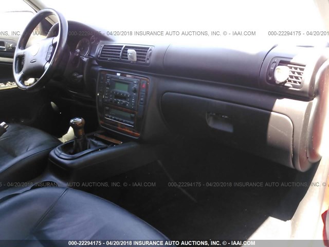 WVWRH63B03P042227 - 2003 VOLKSWAGEN PASSAT GLX 红色 照片 5