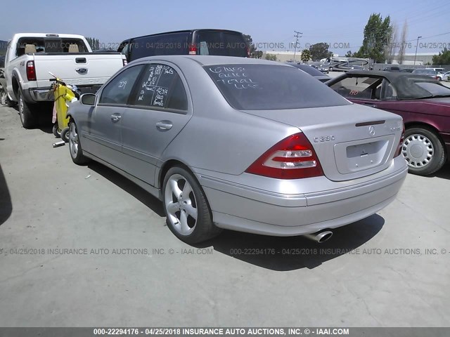 WDBRF40J54F543805 - 2004 MERCEDES-BENZ C 230K SPORT SEDAN SILVER photo 3