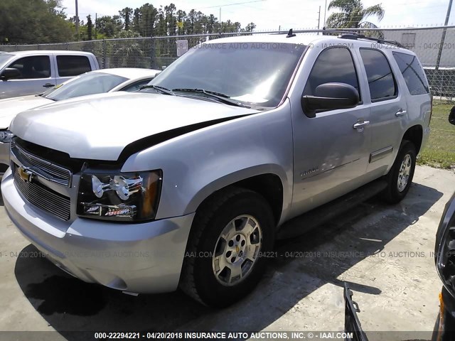 1GNSCAE05BR211604 - 2011 CHEVROLET TAHOE C1500  LS SILVER photo 2