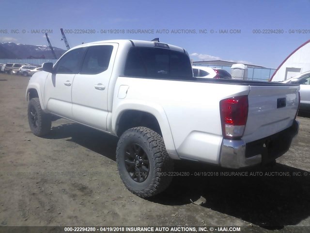 5TFCZ5AN9GX005838 - 2016 TOYOTA TACOMA DBL CAB/SR/SR5/TRD SPT/OR WHITE photo 3